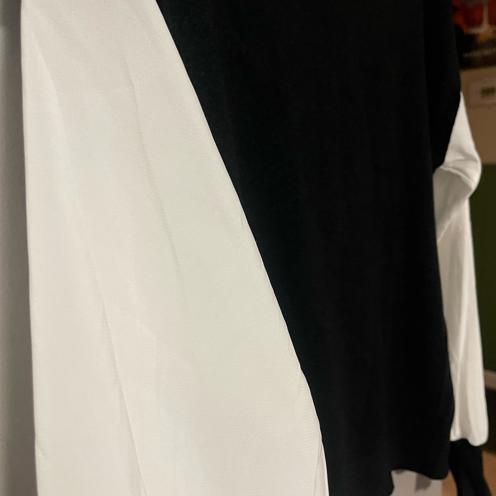 Chic V Neck Sweater Black and White 230 - Picture 4 of 5